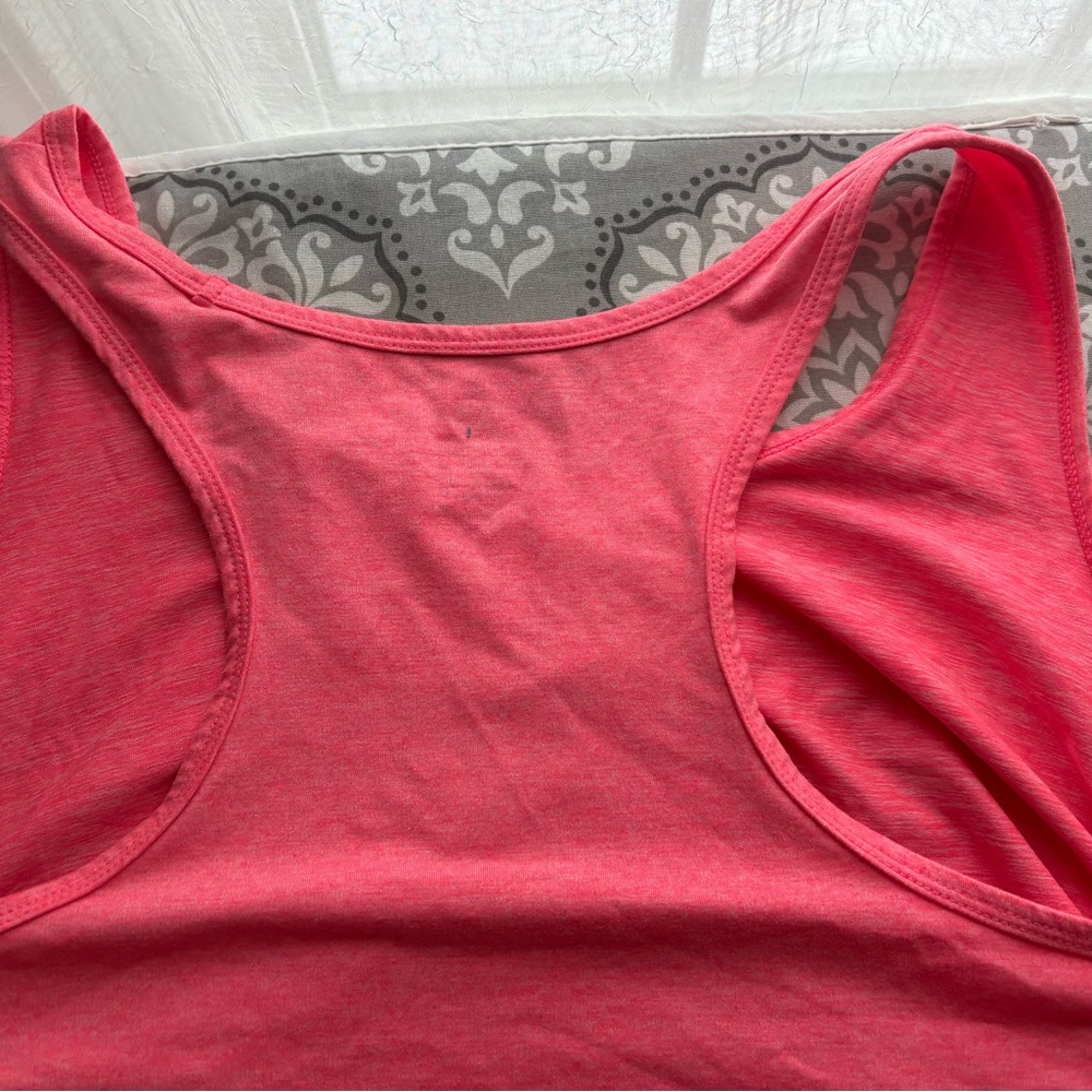 Old Navy Bright Pink Tank Top with Ruched Sides - Picture 4 of 7